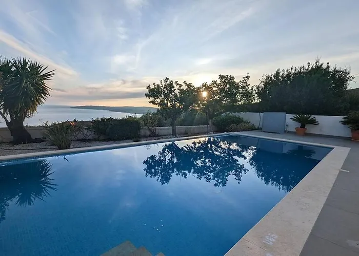 فيلة Upsidedown Villa. Amazing Views!